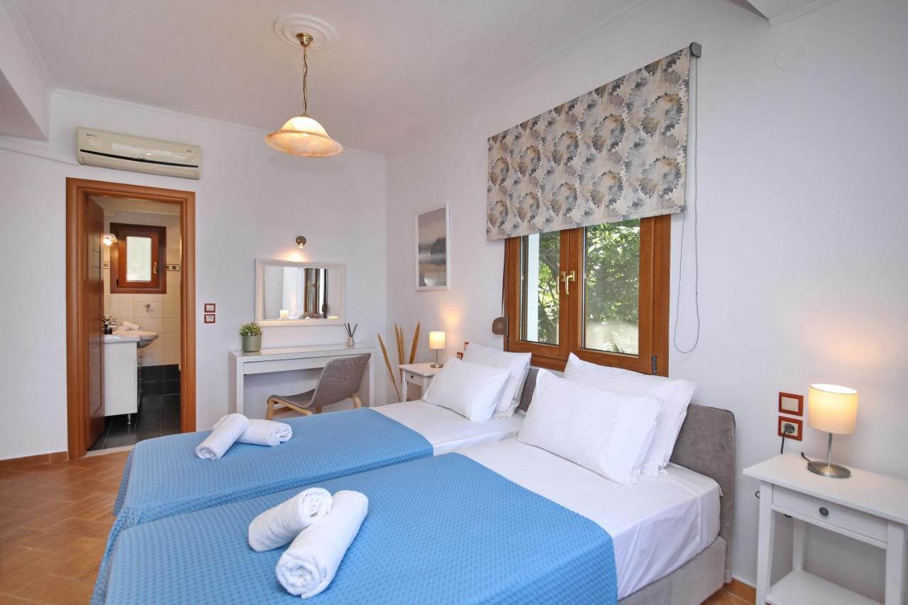 Villa Margini, Aegean Views , Pool Villa, Skopelos ภายนอก รูปภาพ