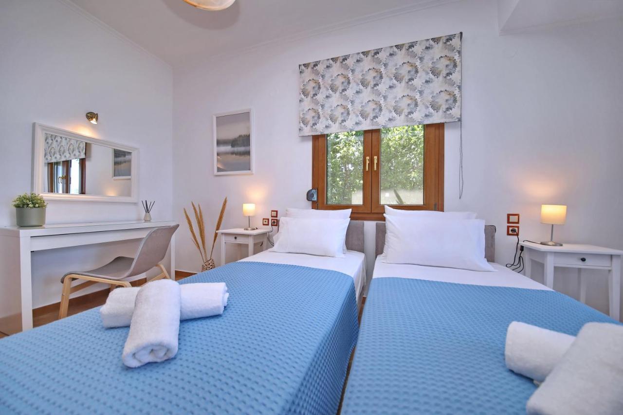 Villa Margini, Aegean Views , Pool Villa, Skopelos ภายนอก รูปภาพ
